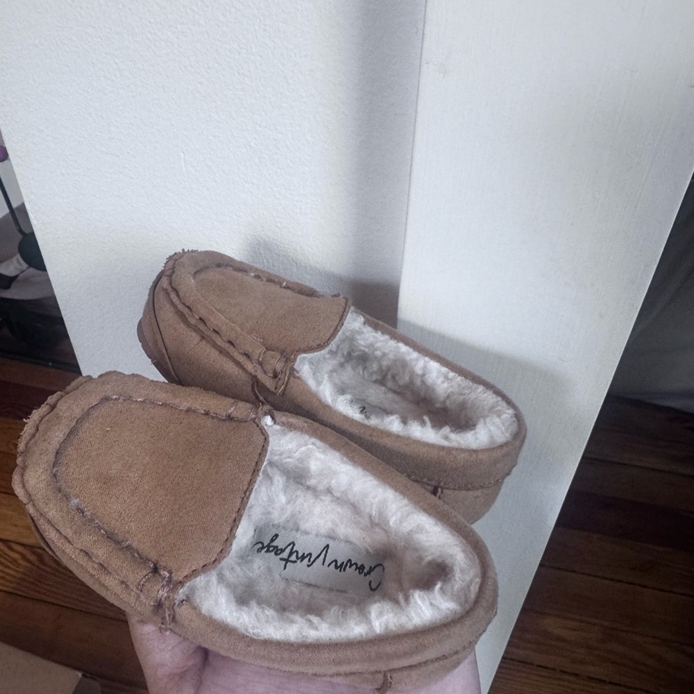 Crown Vintage Tan Toddler Moccassins Size 6